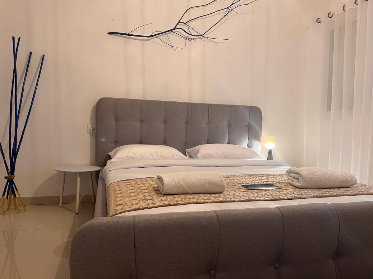 Kingdom Of The Dead Sea Crown Group Collection Apartment Neve Zohar